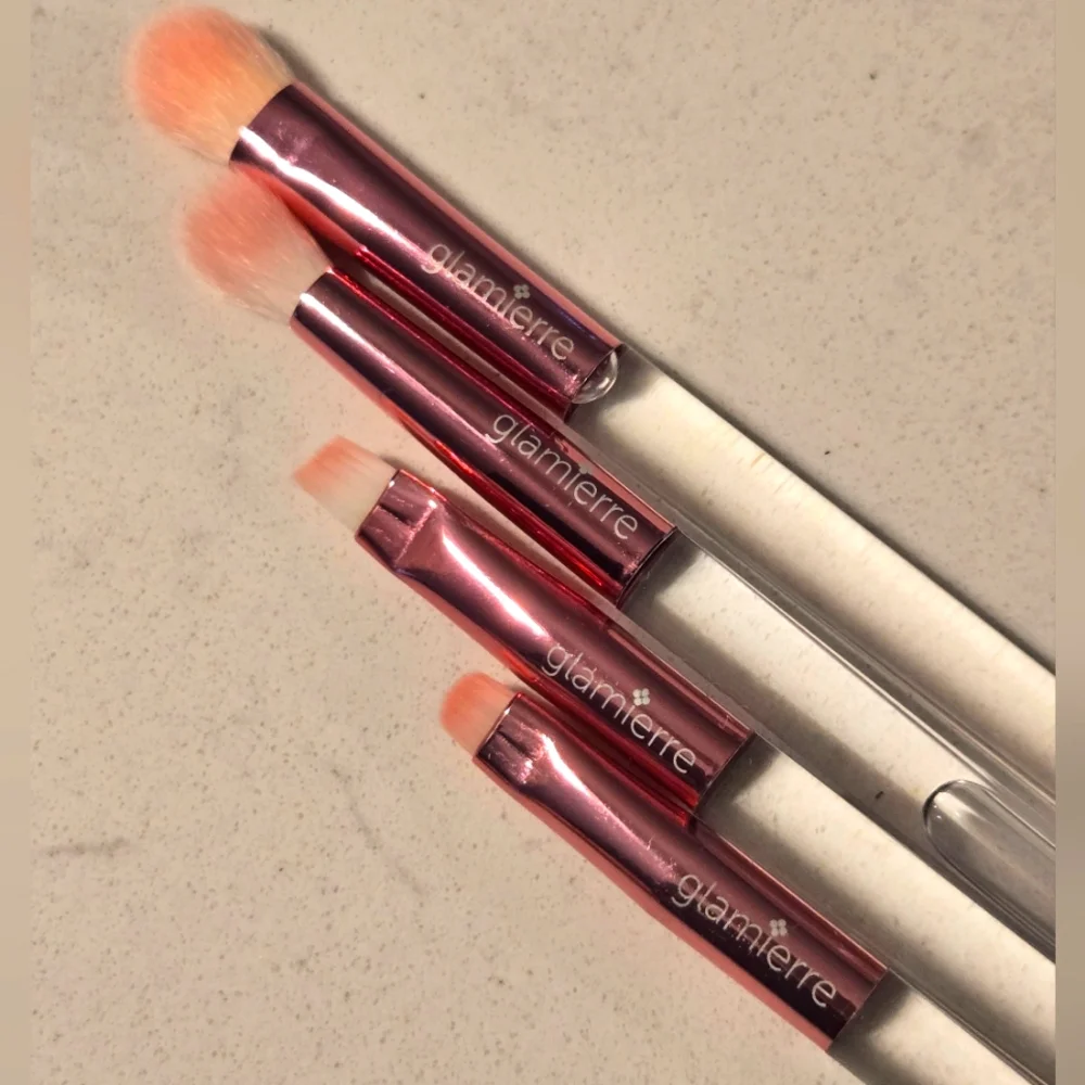 NWOT Glamierre Heart Confetti Makeup Brush Set with Case